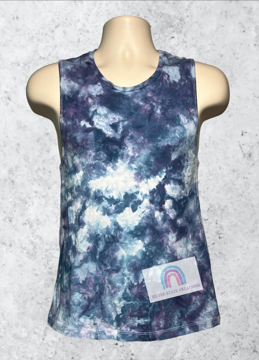 Clouds Women’s Muscle Tank Size Small